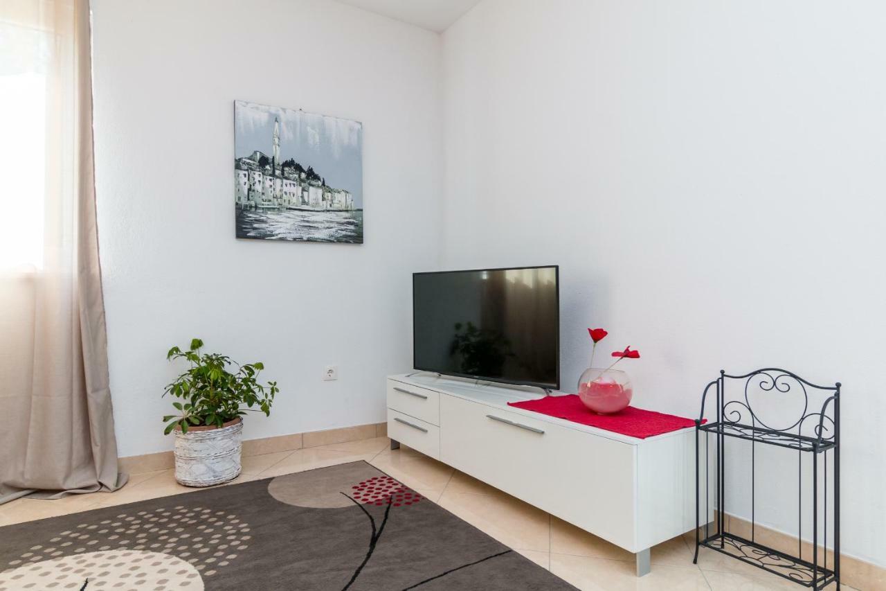 Apartment Jurasin Каштела Экстерьер фото